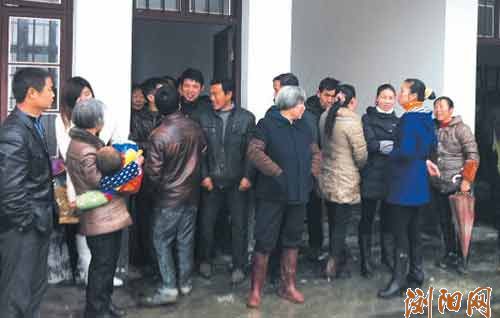 张坊农村公交补贴校车陷困局