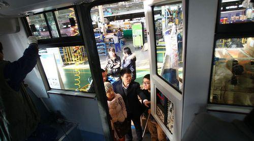 探秘中国“最牛”校车生产基地（图）