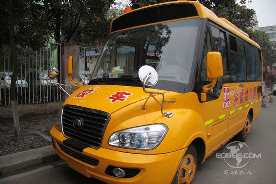 湖南：常德幼儿园新校车每月收费70元　家长质疑