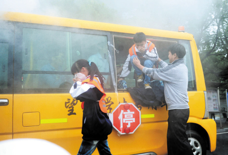 一场车祸引发的思考 为中国校车正名