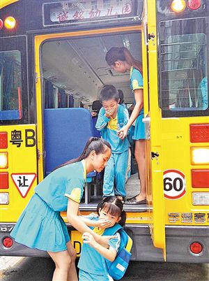 深圳宝安举行幼儿园校车应急演练活动