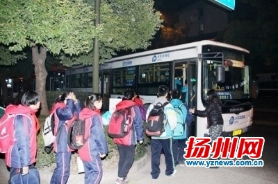 扬州：城区首条公交化校车专线启用 明年底市区有望全覆盖