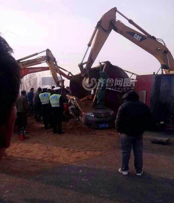 山东幼儿园校车与货车相撞已致12人死亡