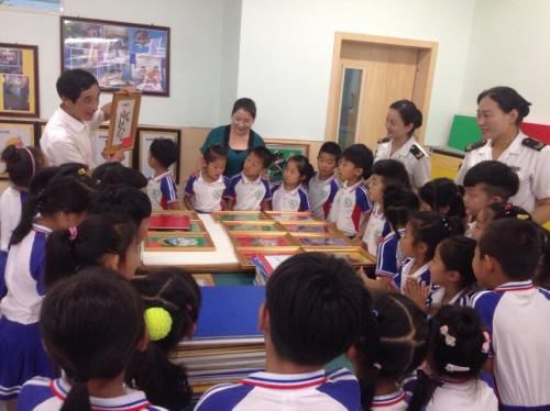 青岛交运协助中德生态园小学为幼儿园提供校园体验服务