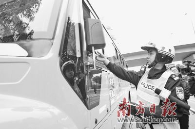 广东广州：校车年检不合格 民办学校招生名额减少20%