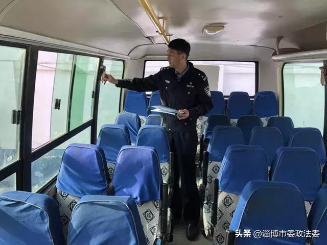 文昌湖交警积极开展校车临检及驾驶员安全教育培训工作