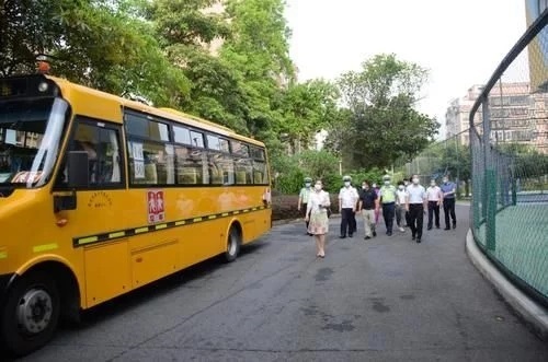 深圳市教育局联合多个部门开展校车安全隐患排查整治工作
