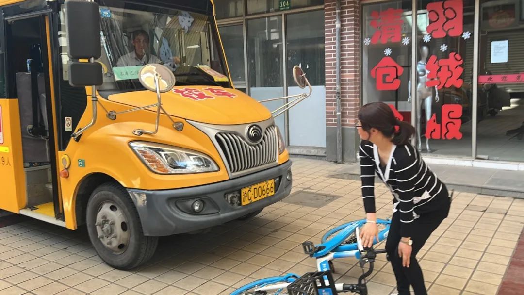 “为爱护航，校车安全伴我行”——上海松江区玉树幼儿园校车安全应急演练活动