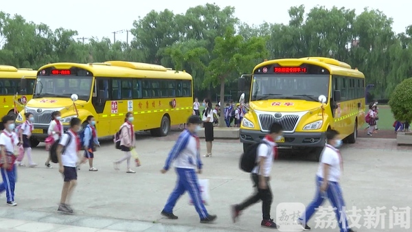 确保学生安全出行 赣榆打造“零补贴”校车模式