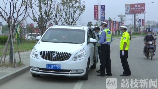 确保学生安全出行 赣榆打造“零补贴”校车模式