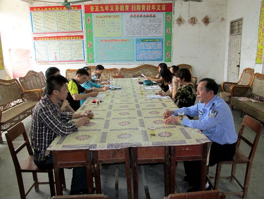 博白吸取湘潭校车事故教训持续开展幼儿园校车整治